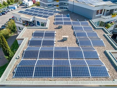 Hvad er forskellen mellem ny og vedvarende energi?